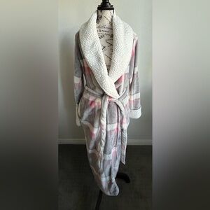 Secret Treasures Cozy Pink and Gray Plaid Women's Robe XL 16-18